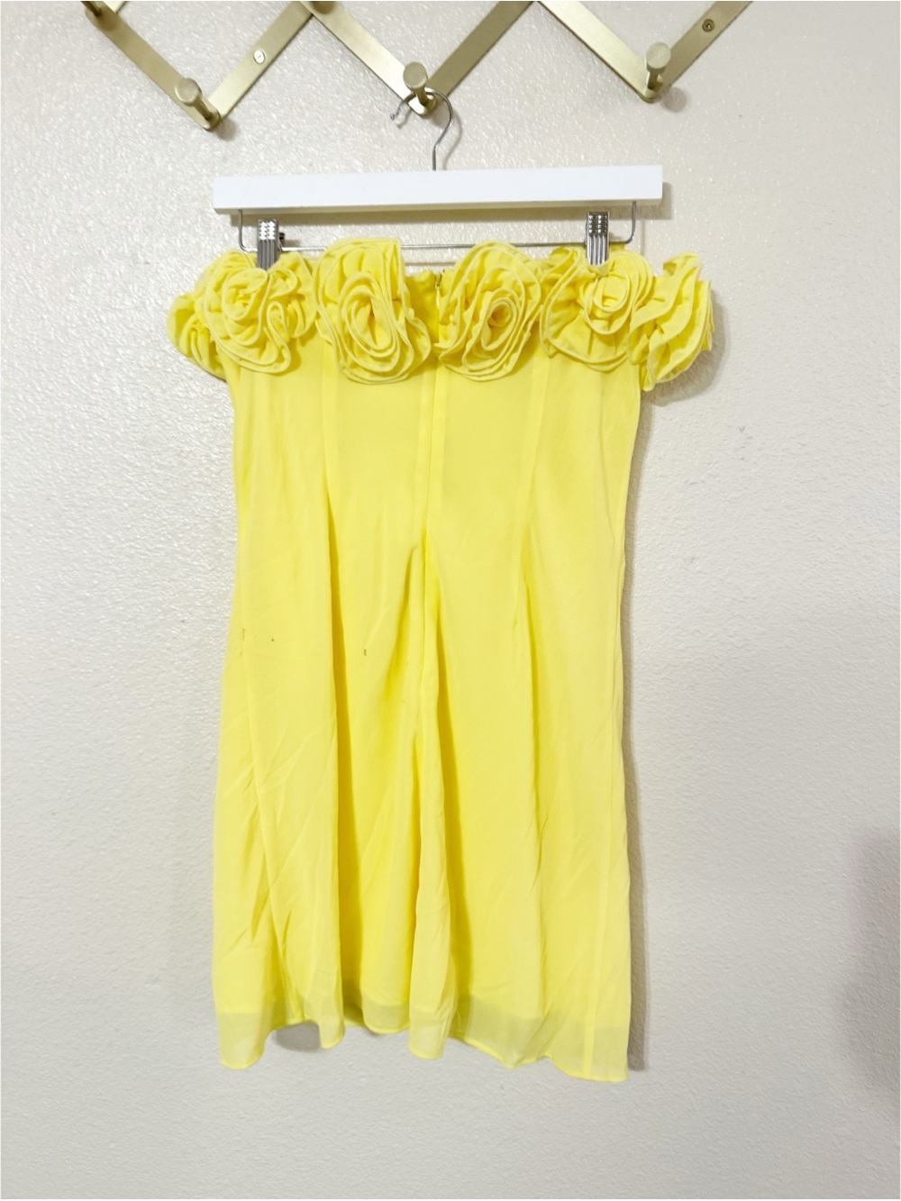 Lovers and Friends Jemma Rosette Flower Yellow Strapless Mini Dress size large - Picture 7 of 11